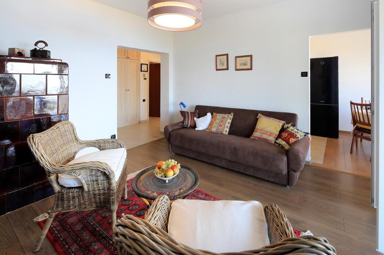 Apartment Vincent With Beautiful Sea View Terrace เคลโนวีซา ภายนอก รูปภาพ